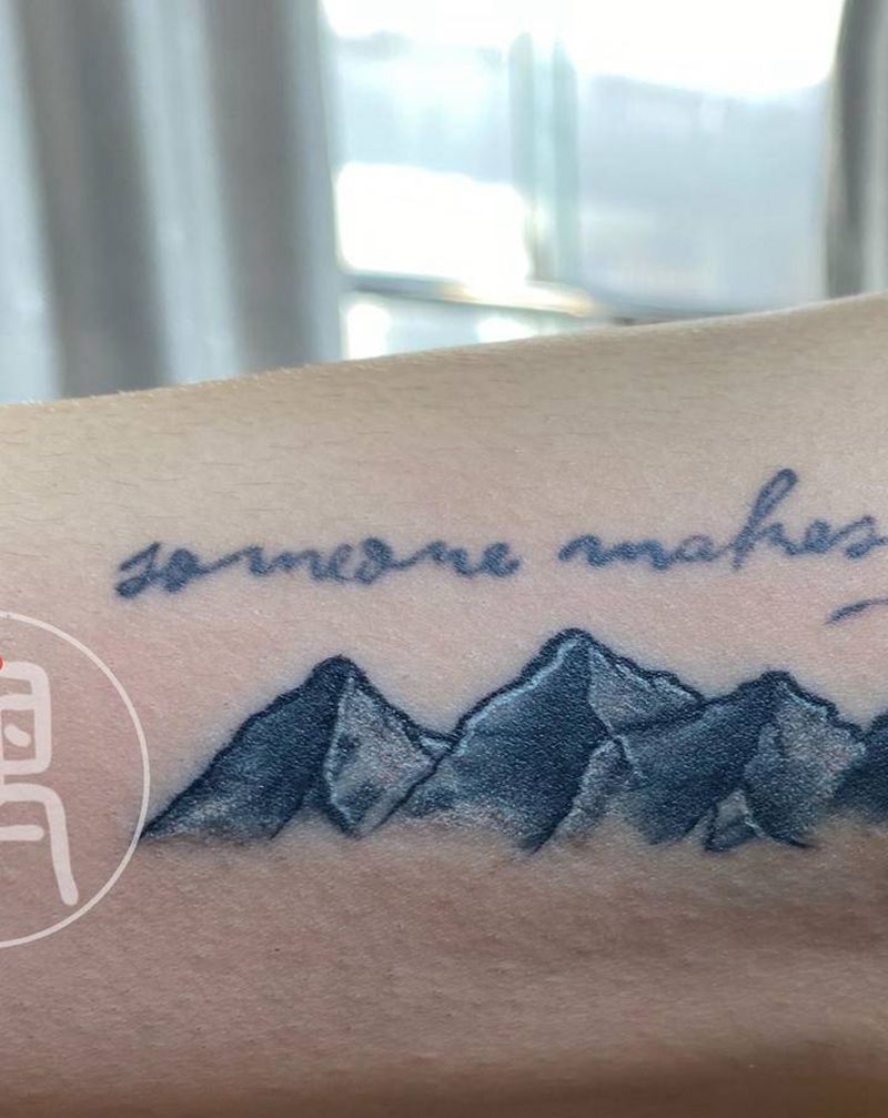 字母遮盖纹身图片_手臂纹身图案