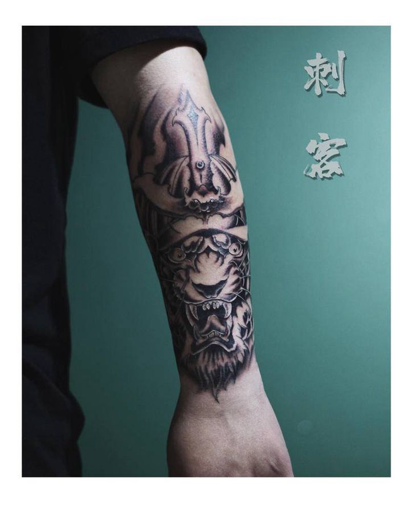 虎武士纹身图片_手臂纹身图案