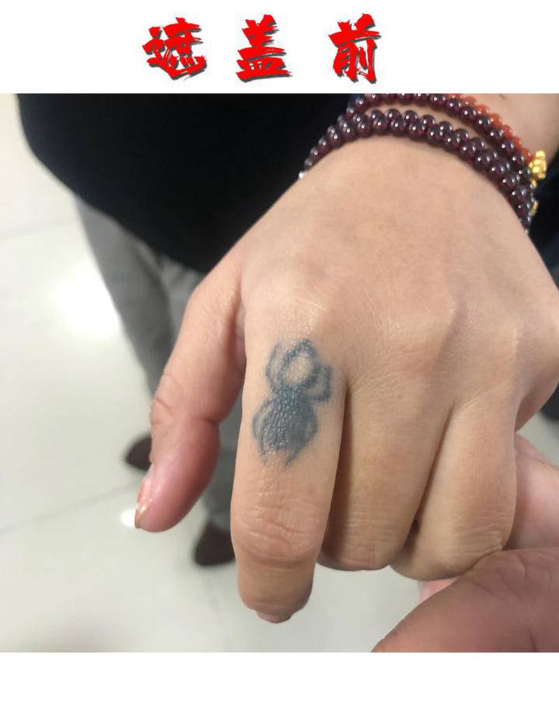暴力遮盖黑蜘蛛纹身图片_手部纹身图案