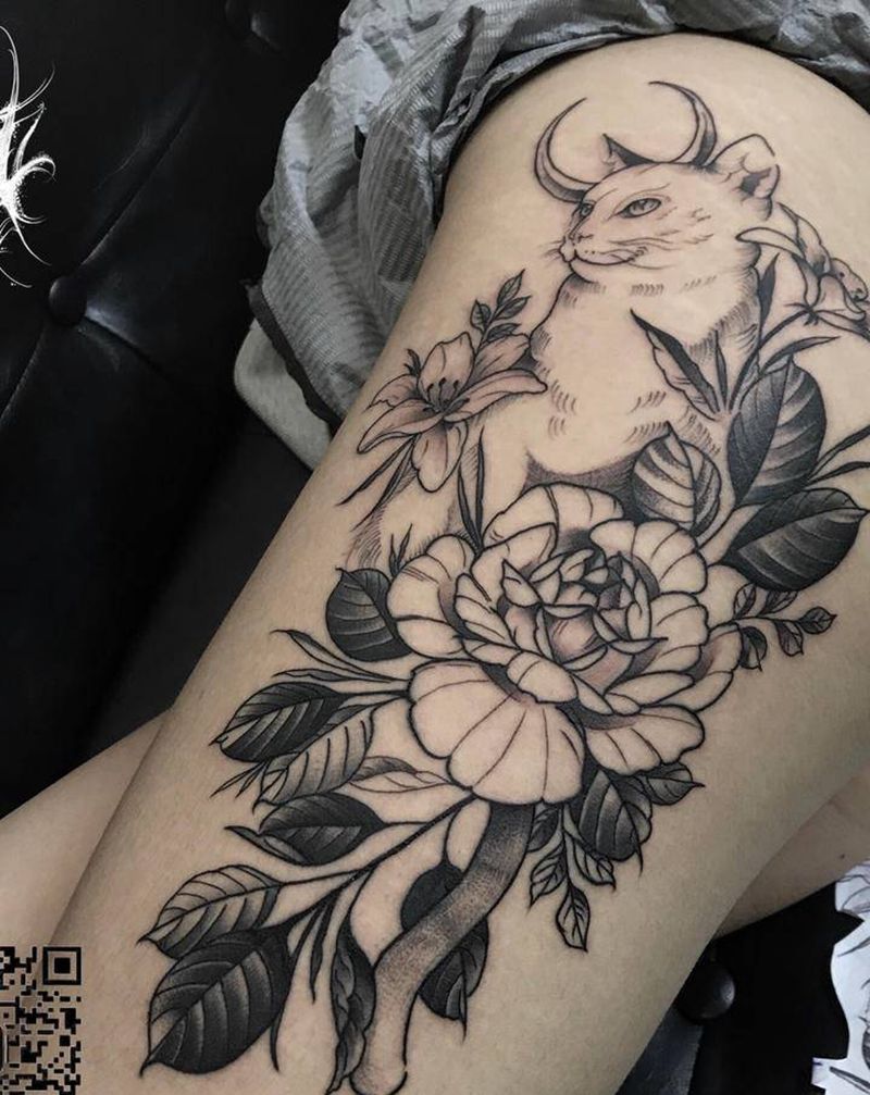 素花纹身图片_腿部纹身图案