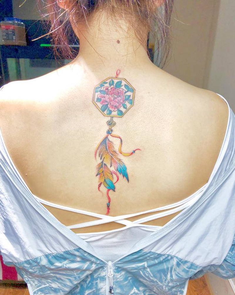 后背彩色小图纹身图片_颈部背部新传统纹身图案