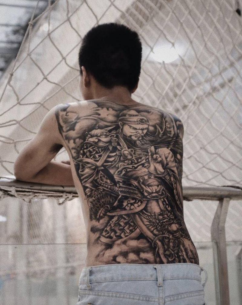关公纹身图片_背部新传统纹身图案