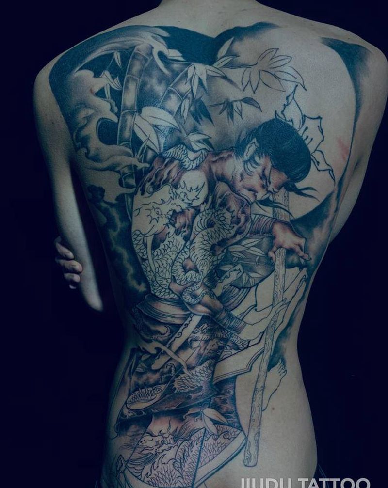 史进「60％」纹身图片_背部新传统水墨纹身图案