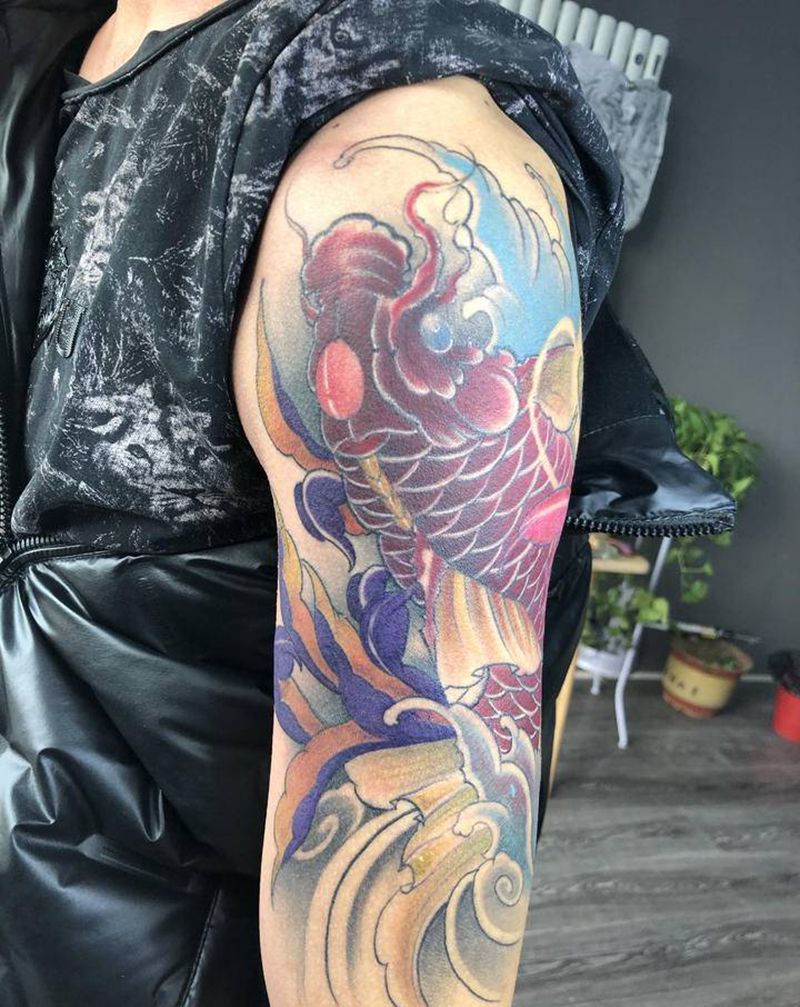 鱼纹身图片_手臂新传统纹身图案