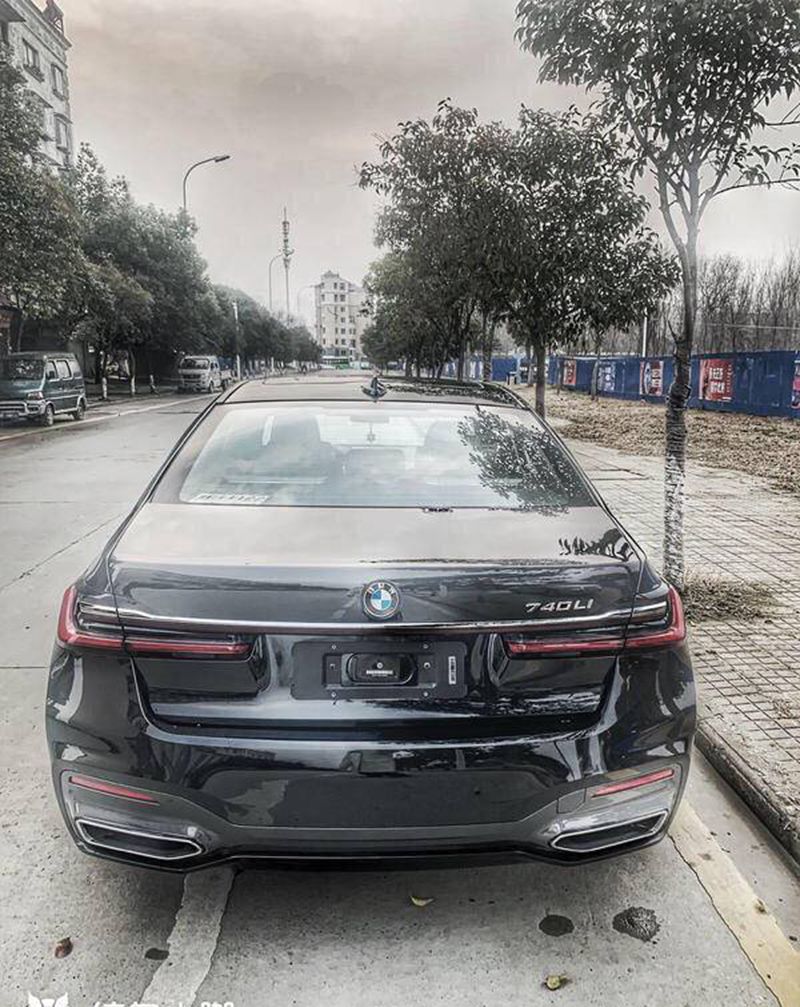 蓝天白云梦纹身图片_颈部欧美写实纹身图案