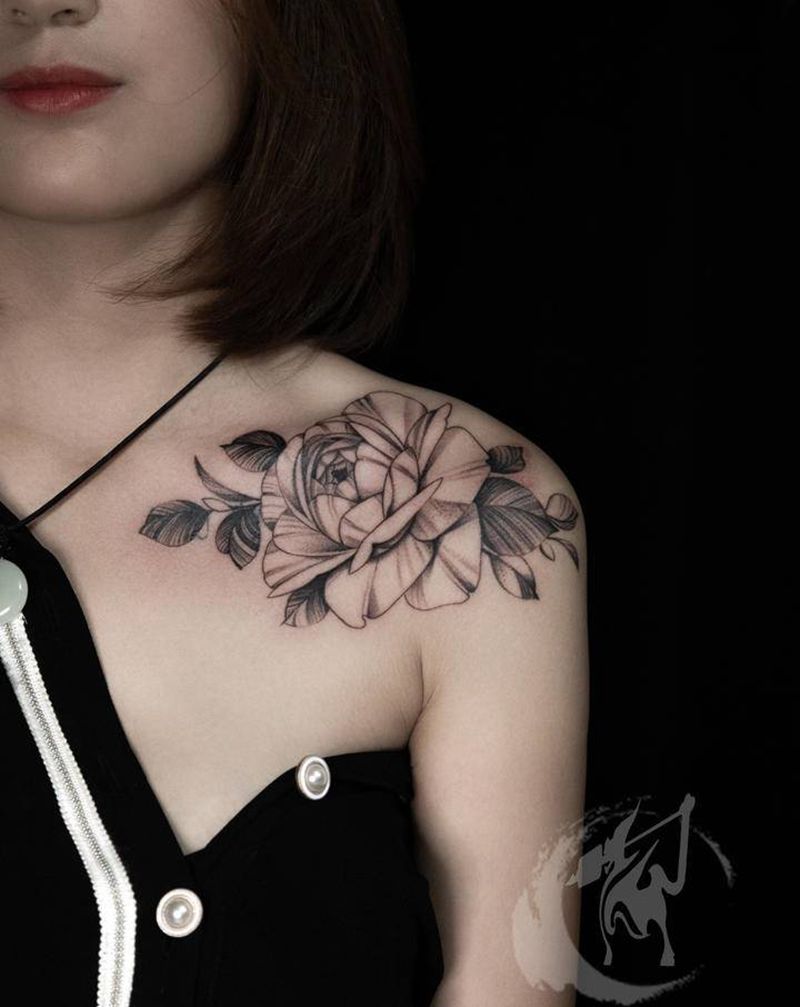 素花纹身图片_颈部肩部点刺素花纹身图案