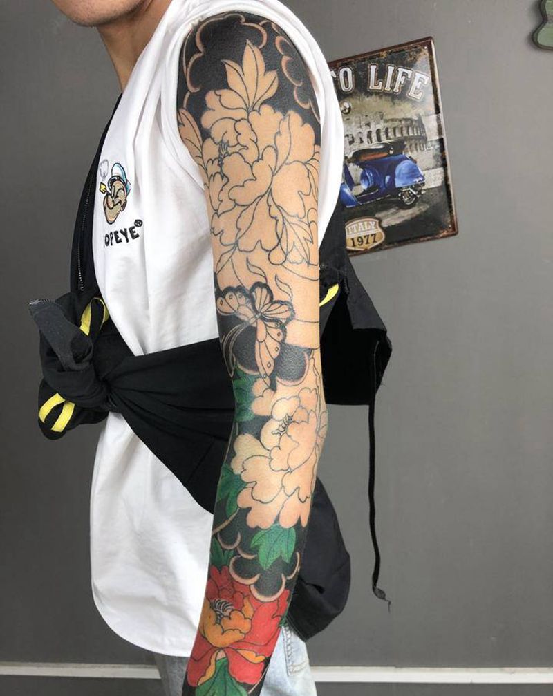 牡丹花臂纹身图片_手臂老传统纹身图案