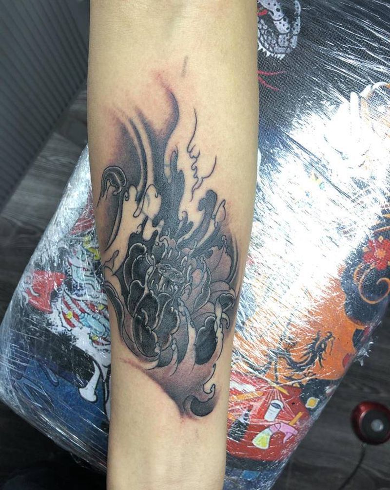 荷花纹身图片_手臂新传统纹身图案