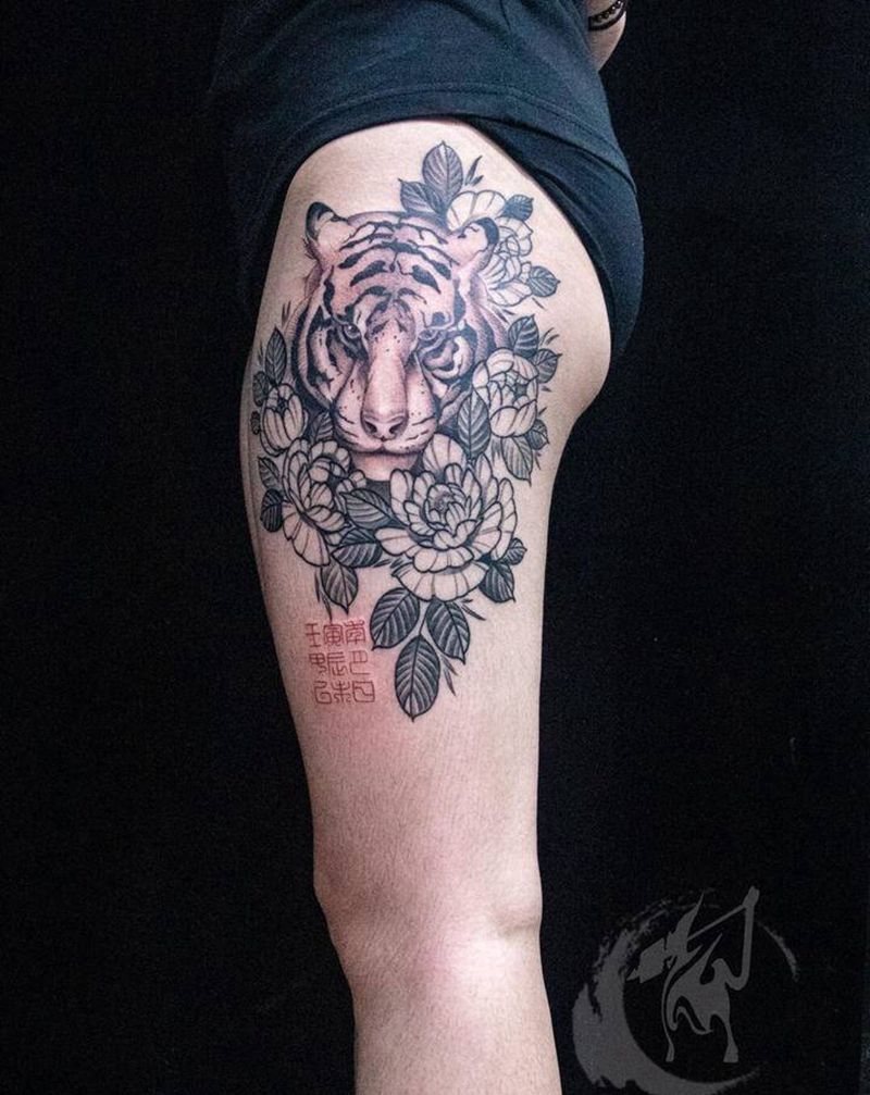 素花老虎纹身图片_腿部点刺欧美写实老虎素花纹身图案