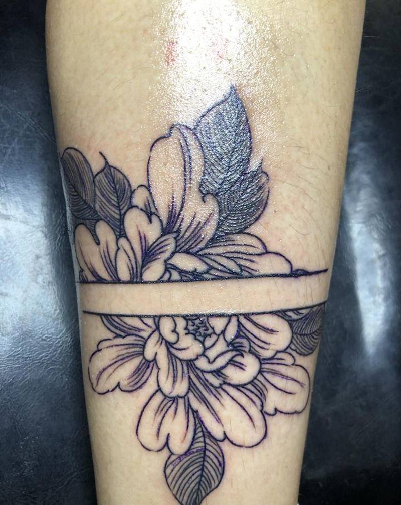 素花纹身图片_腿部新传统纹身图案