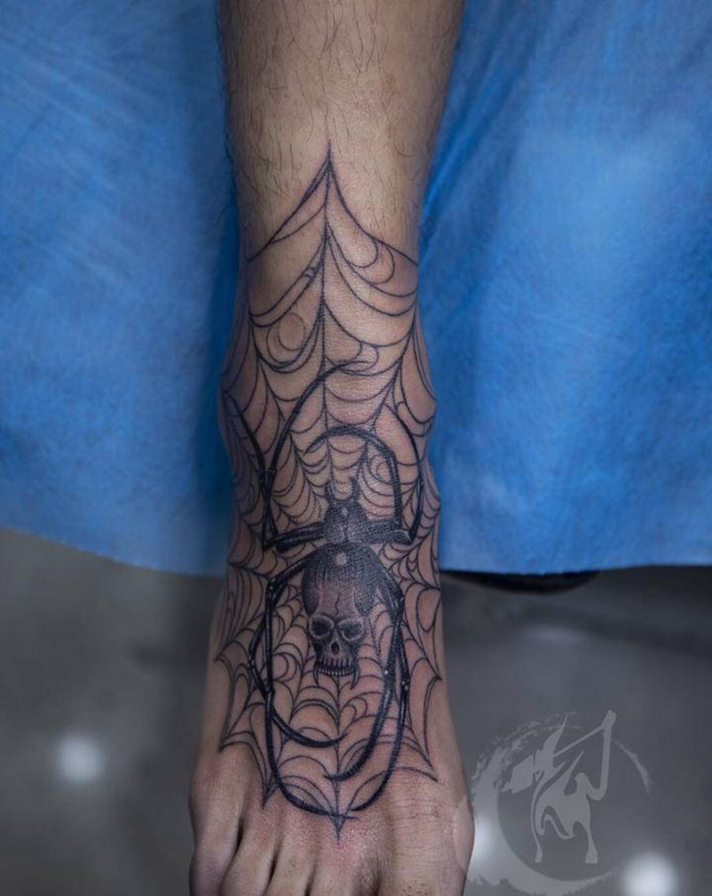 蜘蛛纹身图片_脚部欧美写实几何蜘蛛网纹身图案