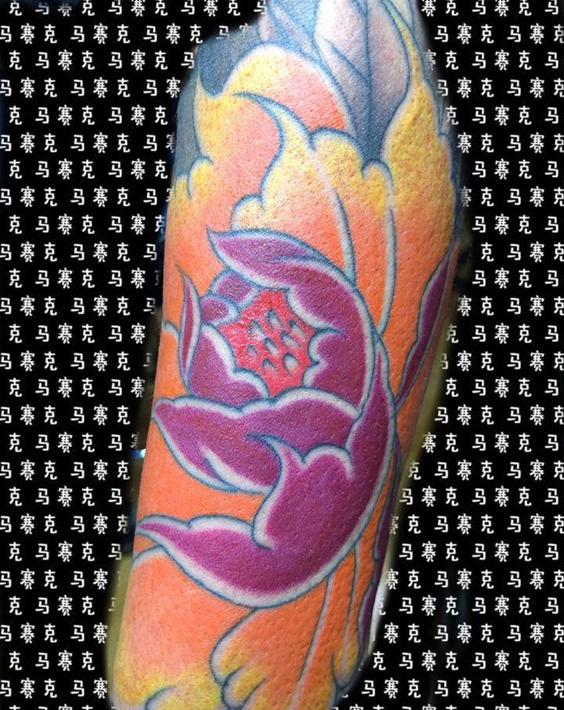 牡丹花纹身图片_手臂老传统纹身图案