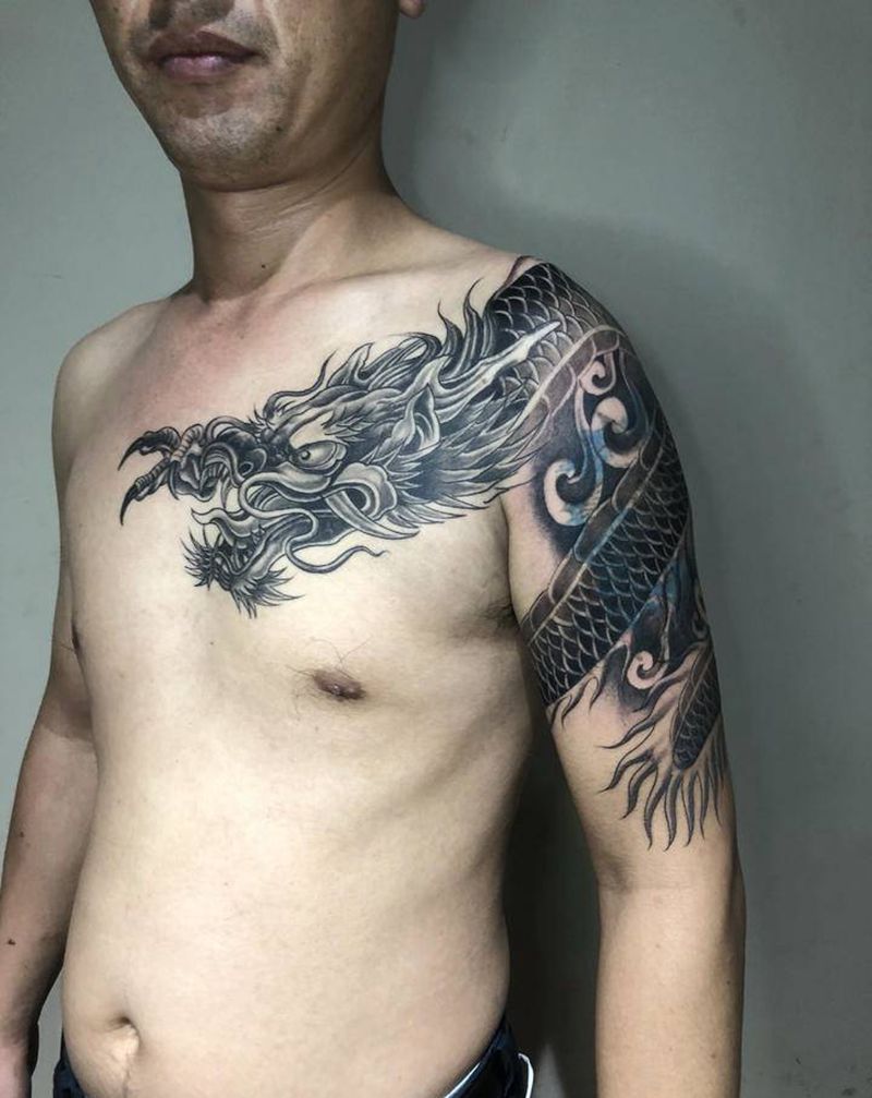过肩龙纹身图片_肩部新传统纹身图案