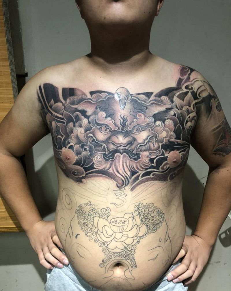 花胸唐狮纹身图片_胸部新传统纹身图案
