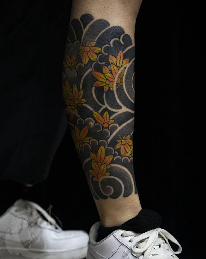 传统小腿单侧纹身图片_手臂腿部老传统新传统枫叶纹身图案