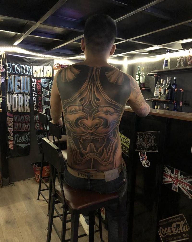 满背般诺纹身图片_背部纹身图案