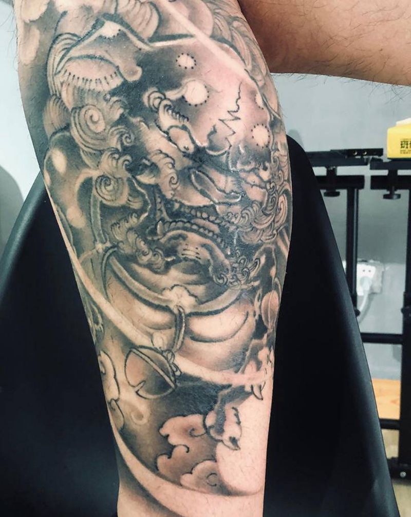 唐狮修改纹身图片_腿部新传统纹身图案