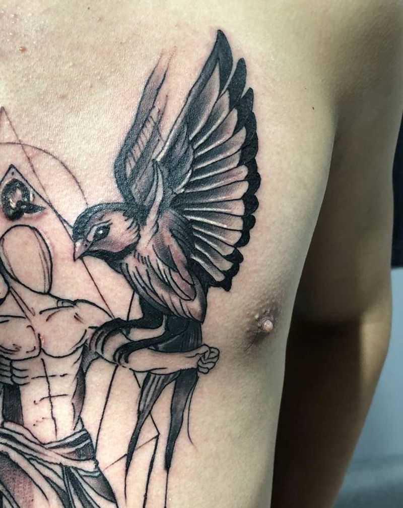 天使纹身图片_胸部点刺纹身图案