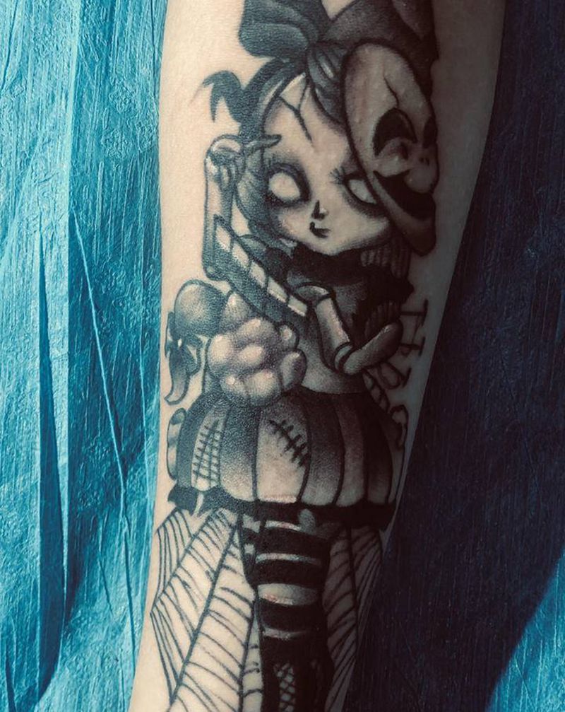 小女孩纹身图片_手臂New School纹身图案