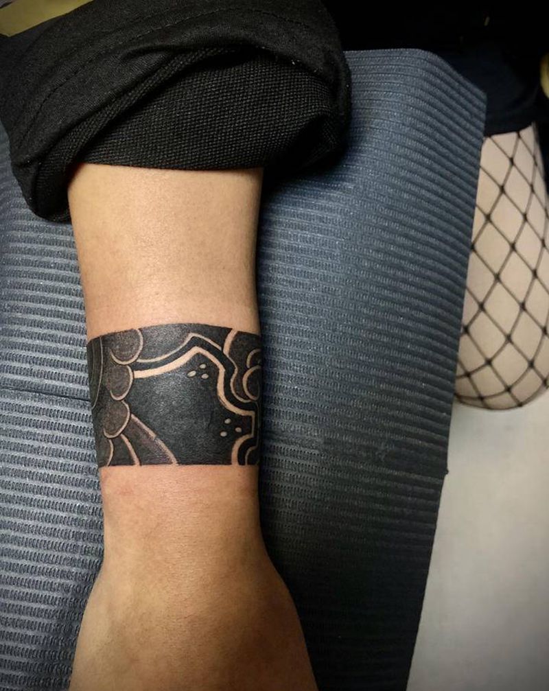臂环纹身图片_手臂老传统纹身图案