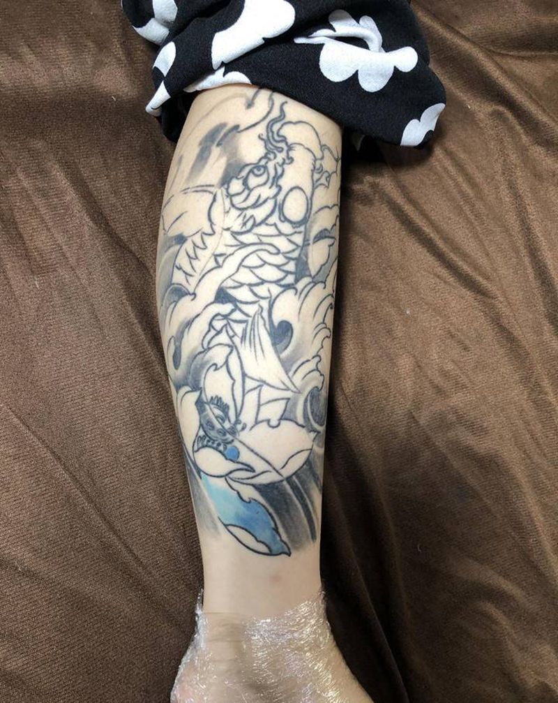 鲤鱼纹身图片_腿部修改纹身图案