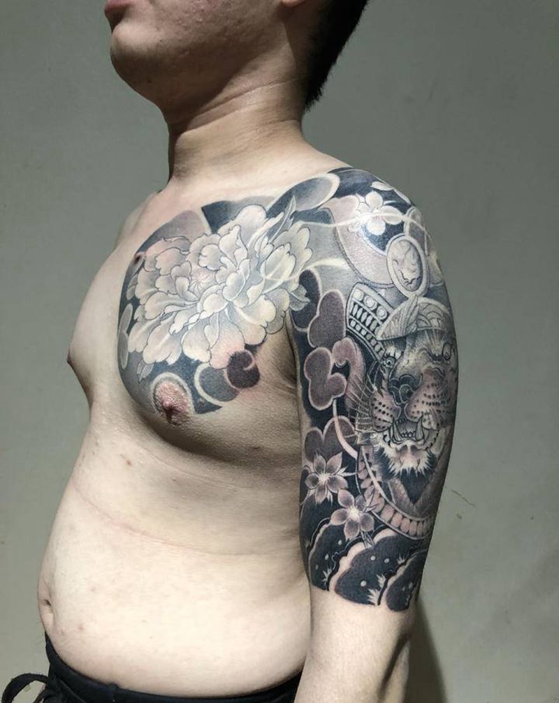 虎武士纹身图片_胸部肩部新传统纹身图案