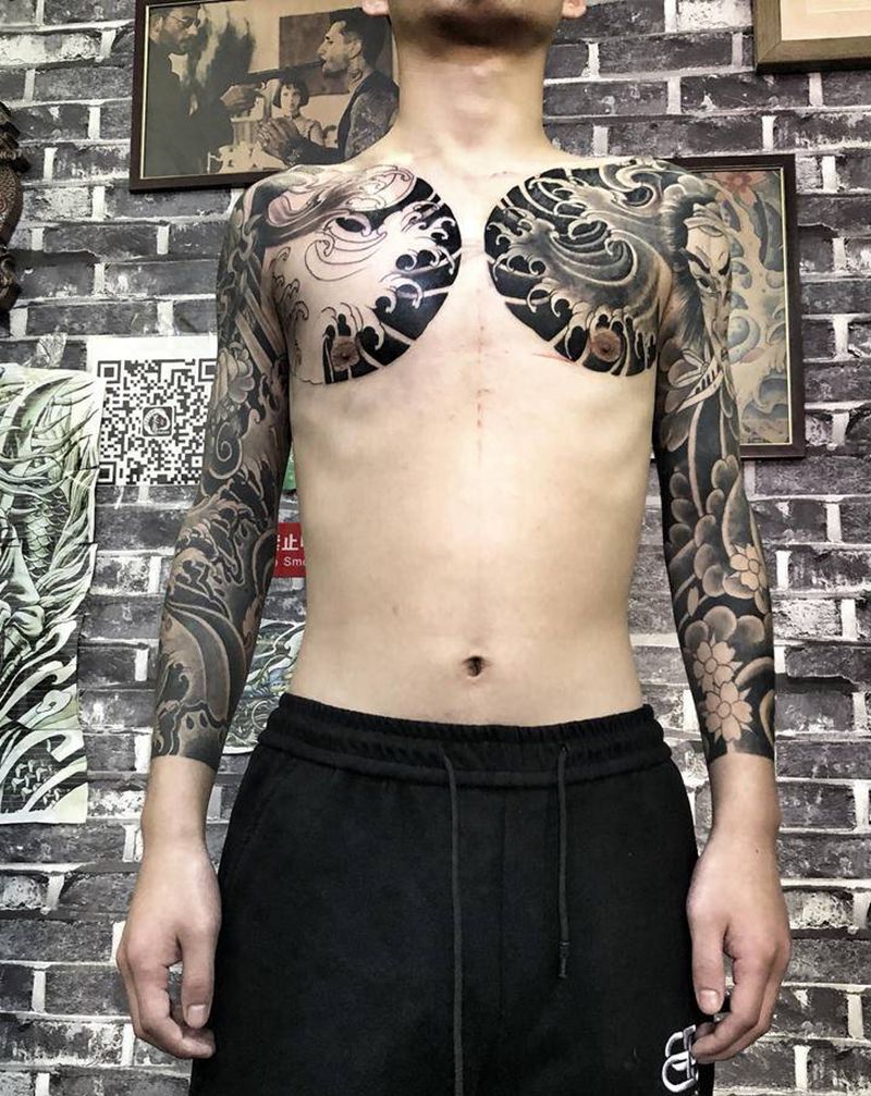 全胛纹身图片_手臂手部老传统纹身图案