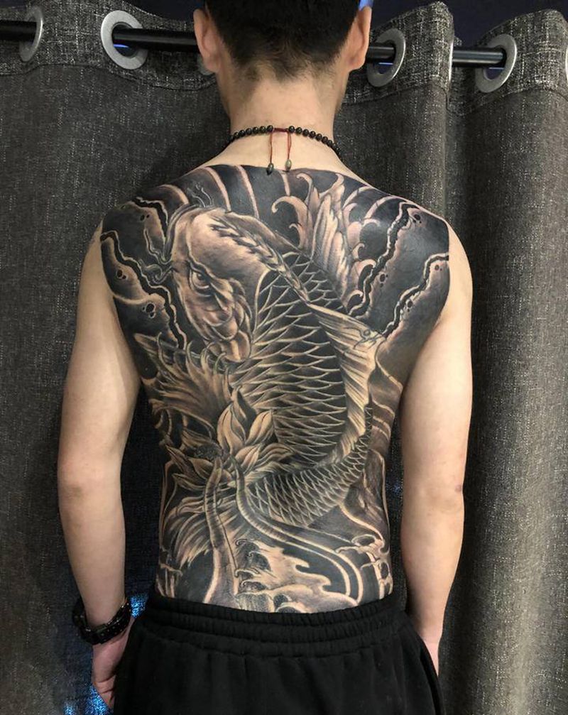 旧图修改纹身图片_背部新传统纹身图案