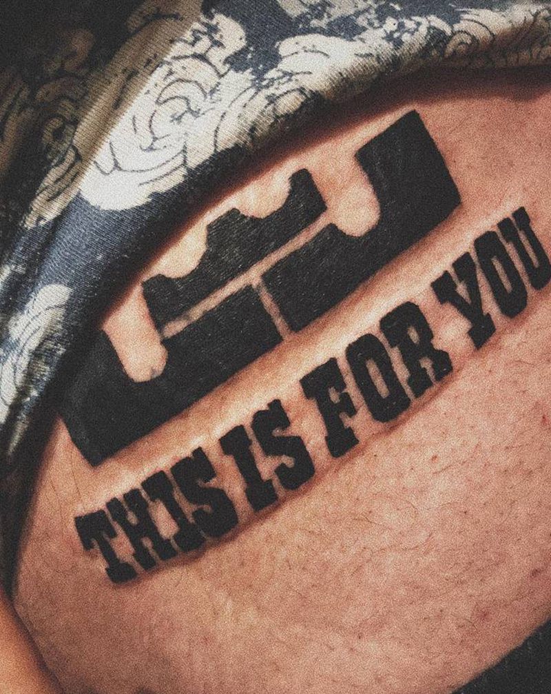 小遮盖纹身图片_臀部纹身图案