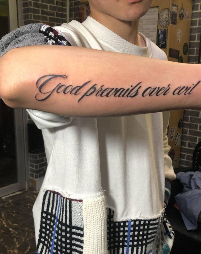 字母纹身图片_手臂纹身图案