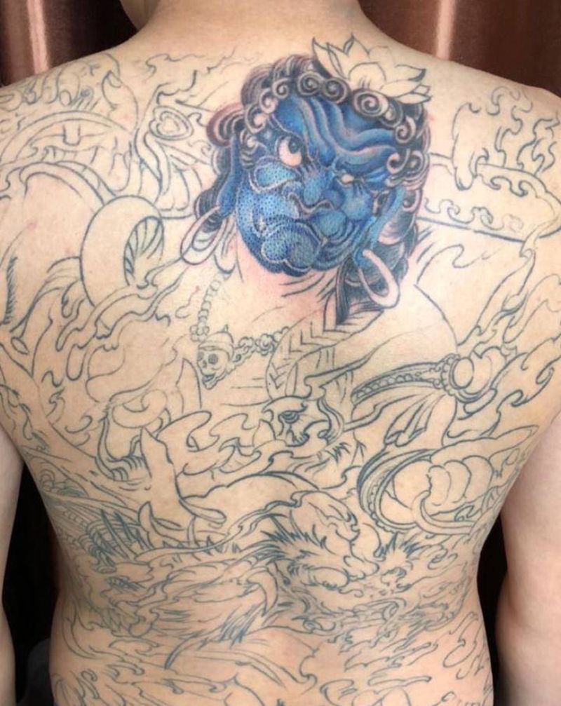 未完成 满背不动明王纹身图片_背部新传统纹身图案