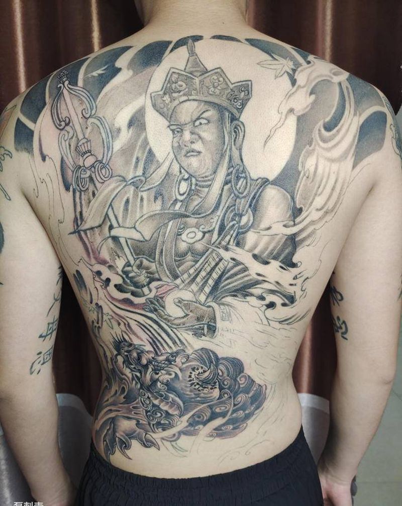 地藏王菩萨纹身图片_背部新传统纹身图案