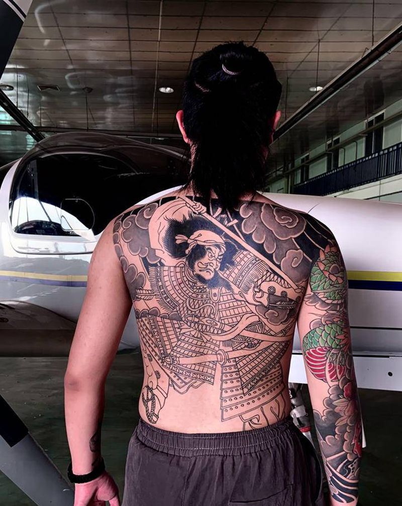 老传统未完成纹身图片_背部老传统纹身图案