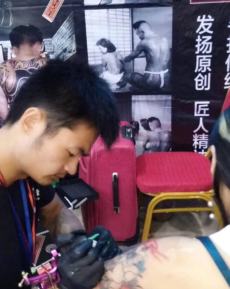 展会现场纹身图片_手臂New School水彩纹身图案