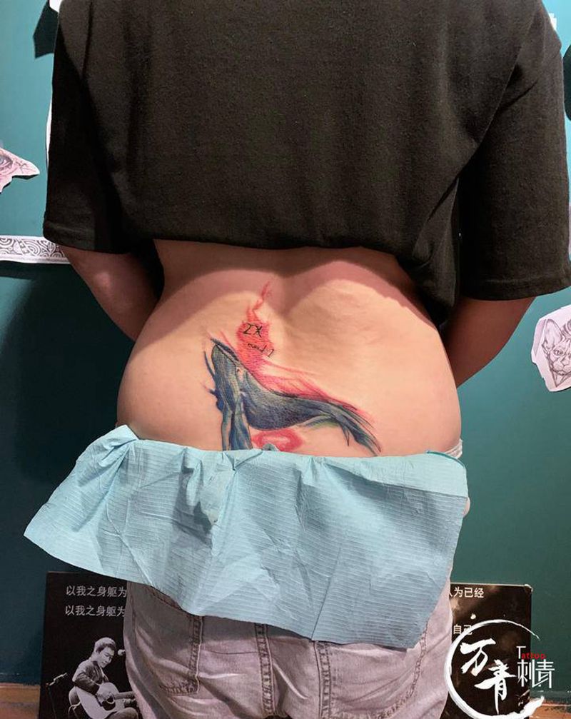 水彩鲸鱼（遮盖作品）纹身图片_臀部腰部水彩水彩鲸鱼纹身图案