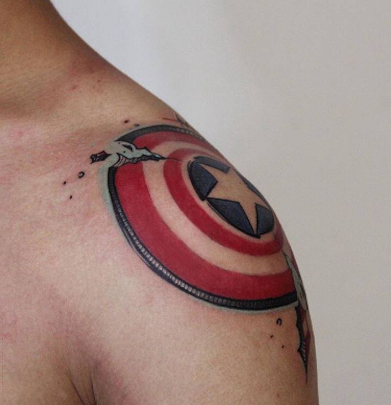 原创破碎的美国队长盾牌纹身图片_肩部New SchoolOld School卡通纹身图案