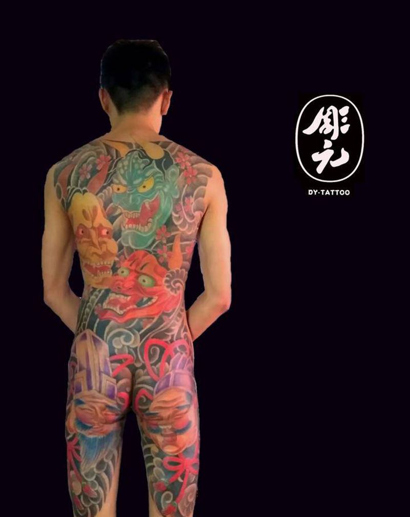 传统般若满背纹身图片_臀部背部老传统纹身图案