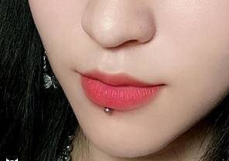 唇钉纹身图片_郑州穿孔纹身图案