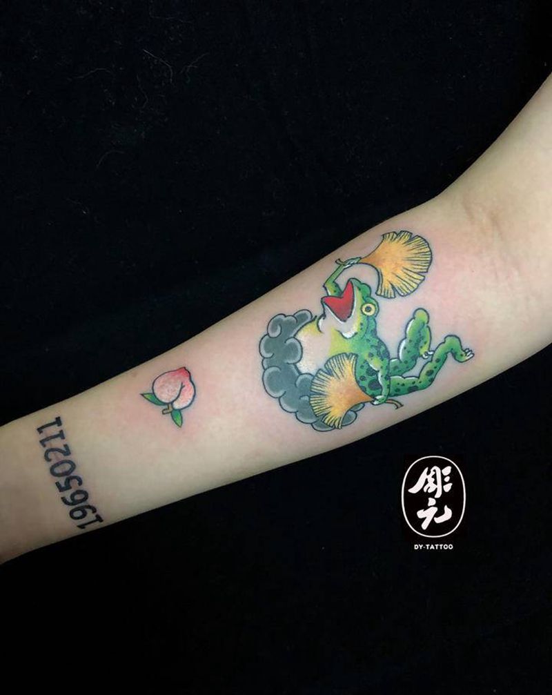 一次做三个纹身图片_手臂老传统花体字纹身图案