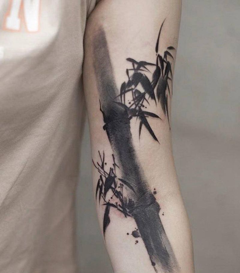 水墨竹子纹身图片_手臂水墨竹子风格位置纹身图案