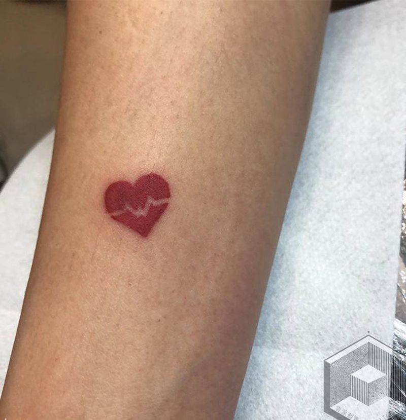 原创设计爱心小图纹身图片_手臂纹身图案