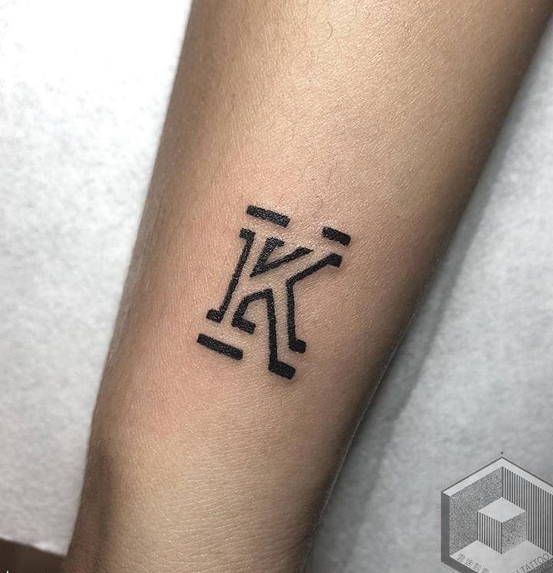 英文小字母纹身图片_手臂纹身图案