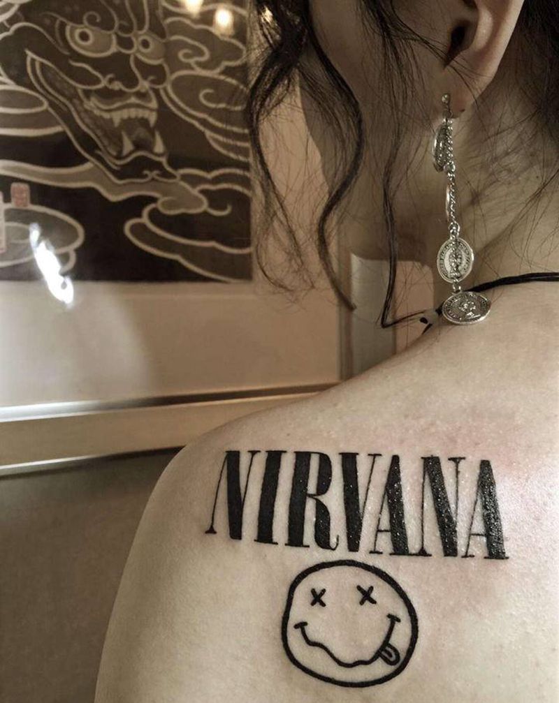 小作纹身图片_图腾花体字纹身图案