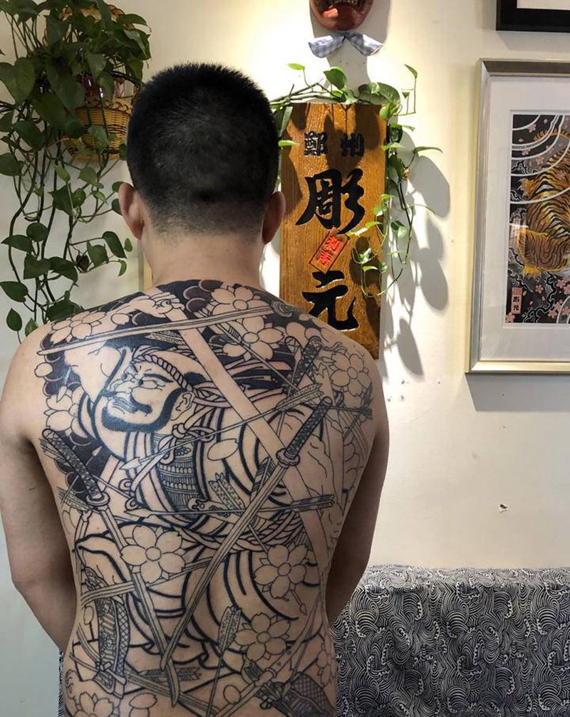 老传统满背纹身图片_背部老传统纹身图案