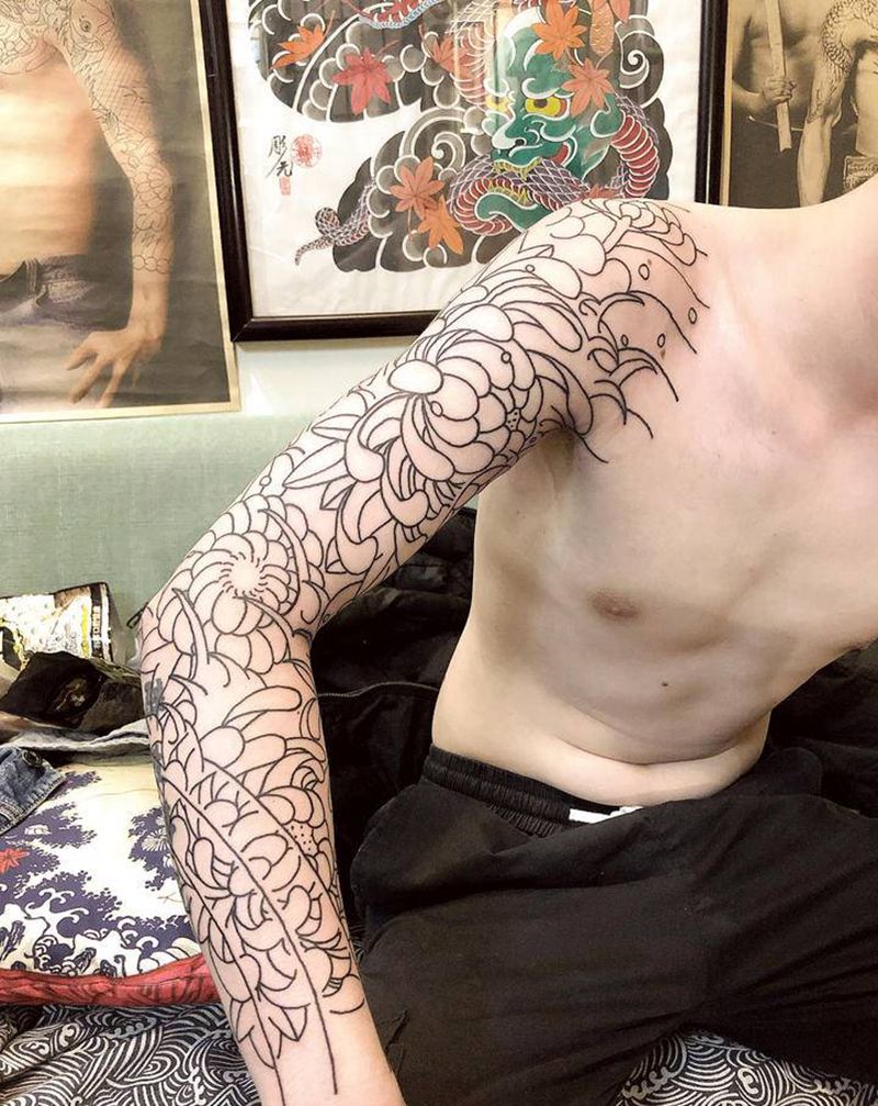 菊花花臂纹身图片_老传统纹身图案