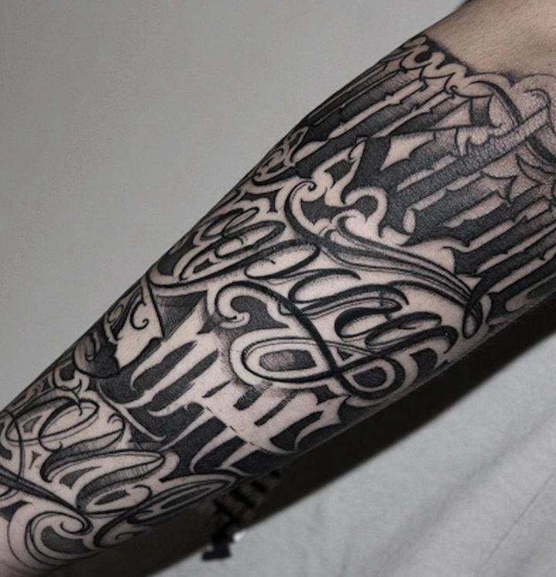 组合花体字恢复后纹身图片_手臂花体字纹身图案