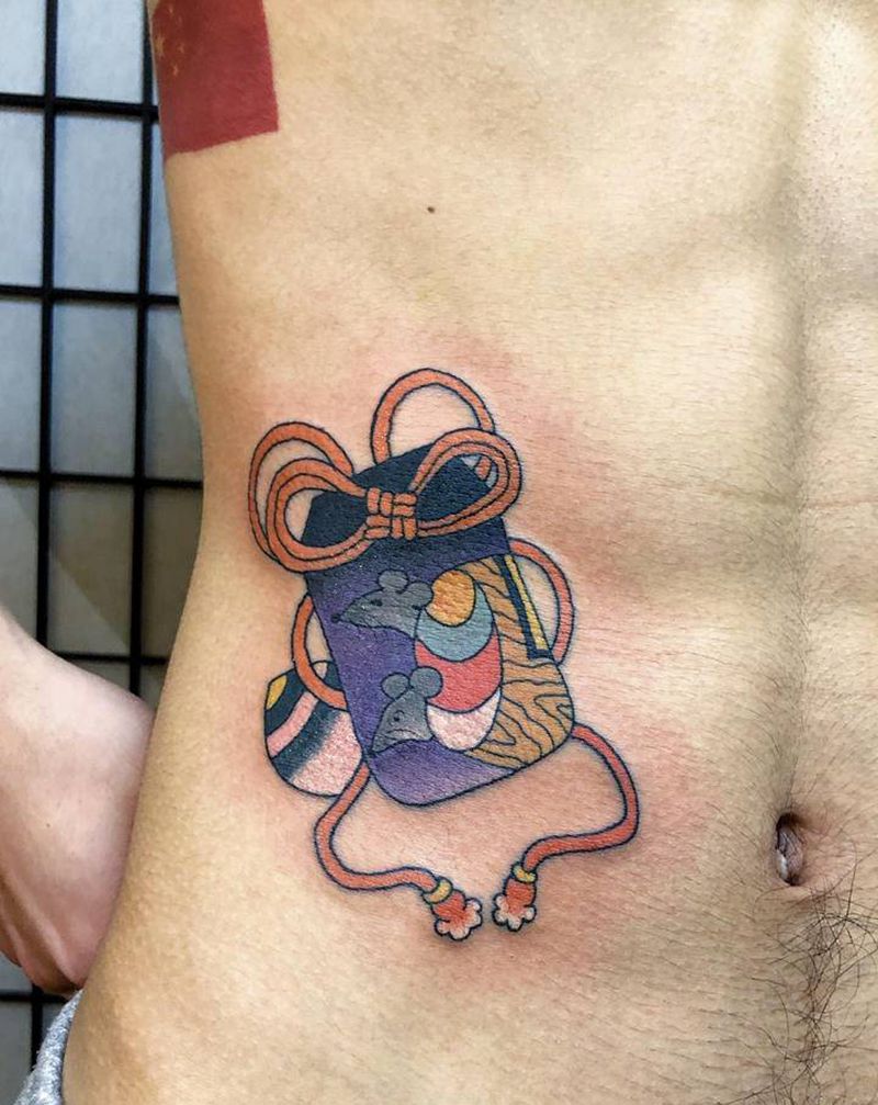 传统小图纹身图片_腹部老传统纹身图案