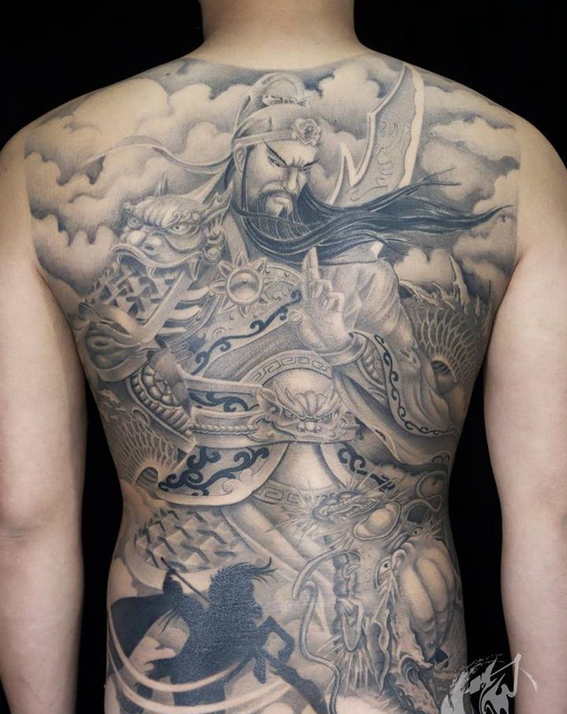 满背关公纹身图片_背部新传统欧美写实关公纹身图案