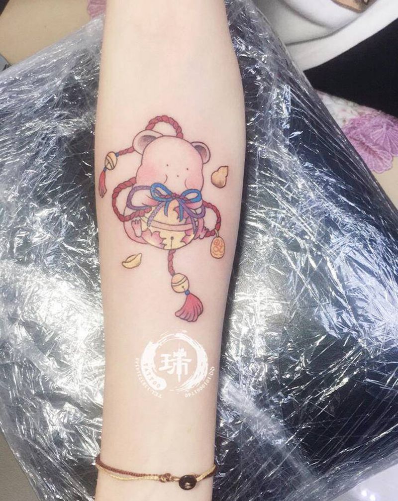 老鼠纹身纹身图片_胸部新传统纹身图案