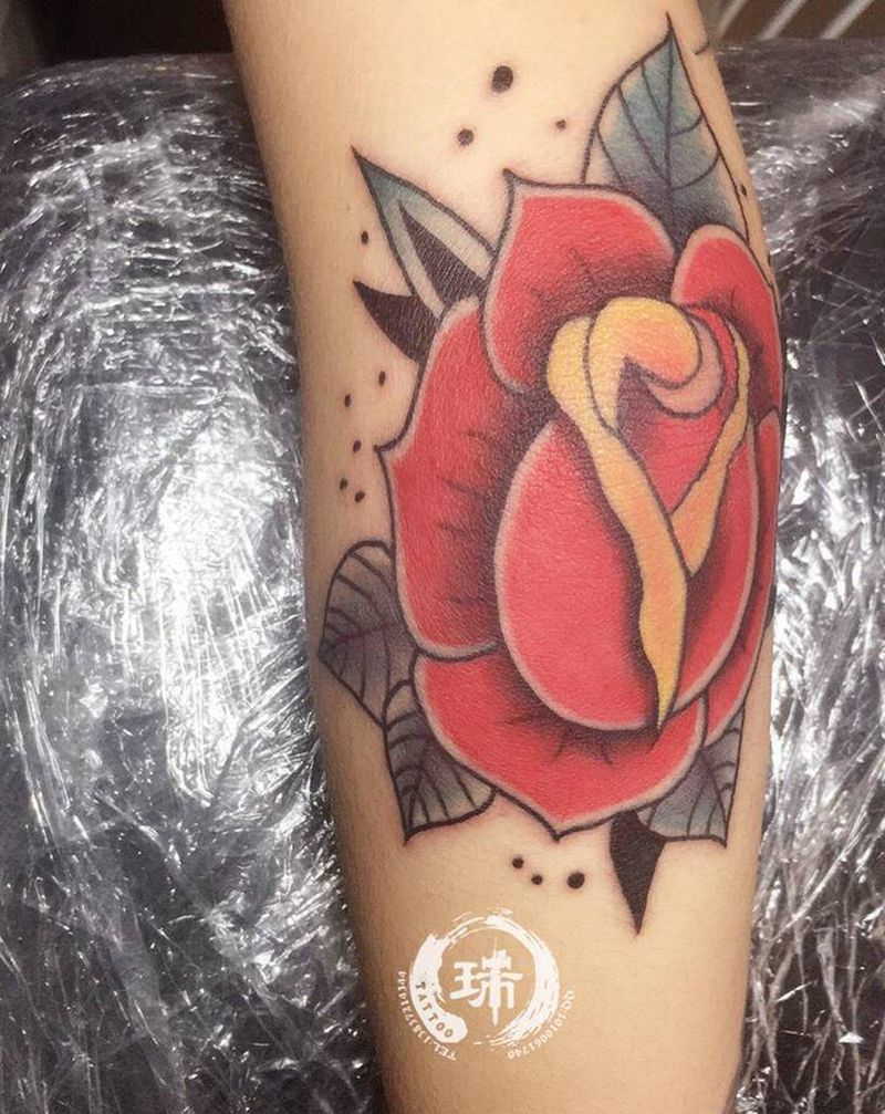 玫瑰花纹身图片_手臂新传统纹身图案